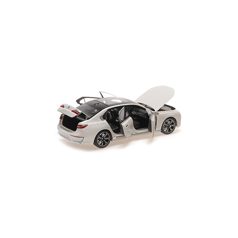 Minichamps 2023 BMW i7 (7 Series) G70 White Metallic 1:18