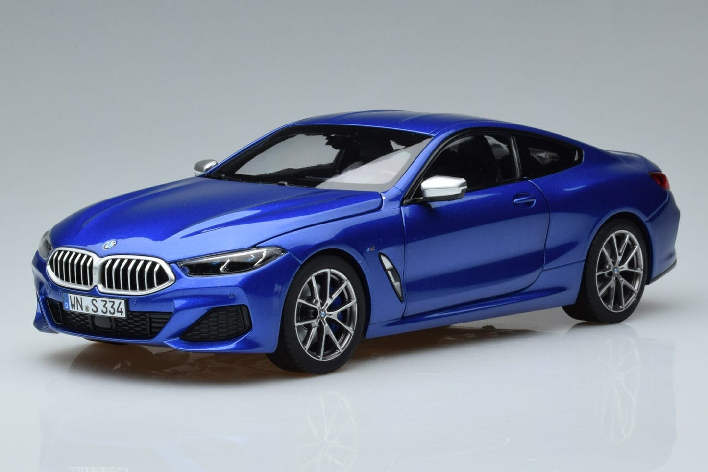 Norev 2018 BMW M850i G15 Coupe Blue Metallic 1:18