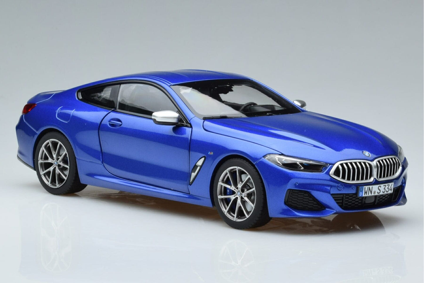 Norev 2018 BMW M850i G15 Coupe Blue Metallic 1:18