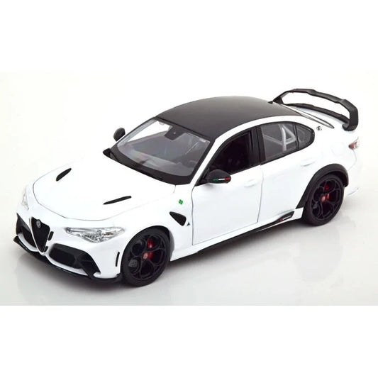 Bburago 2020 Alfa Romeo Giulia GTAm Bianco Trofeo White 1:18