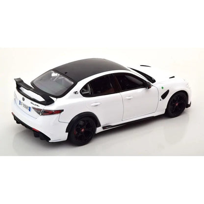 Bburago 2020 Alfa Romeo Giulia GTAm Bianco Trofeo White 1:18