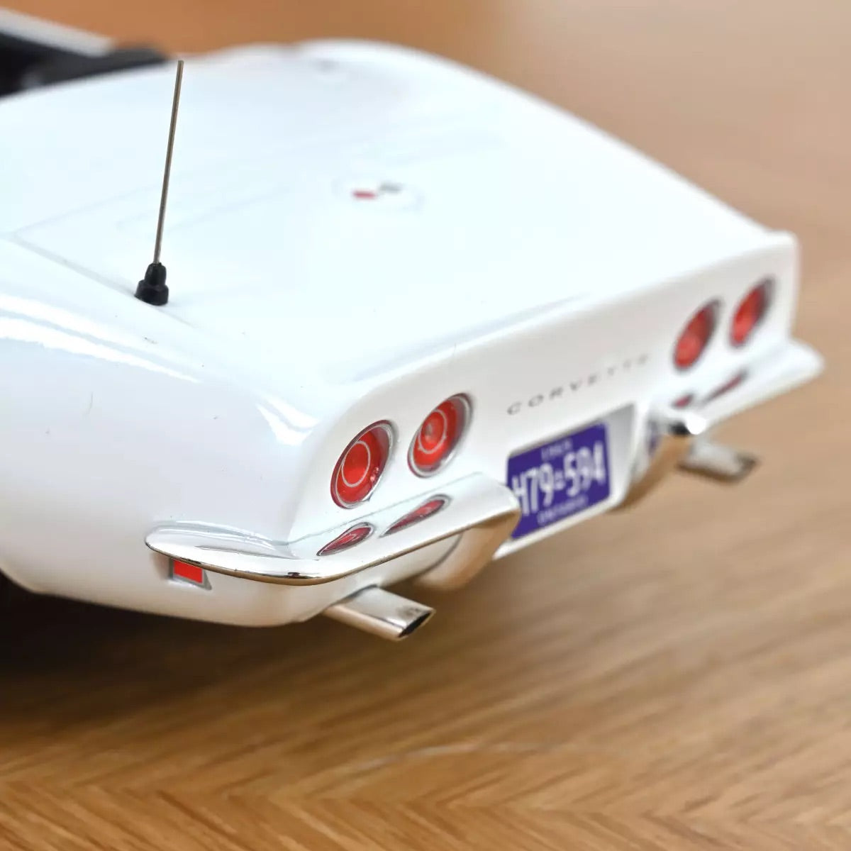 Norev 1969 Chevy Corvette C3 Convertible Can Am White 1:18