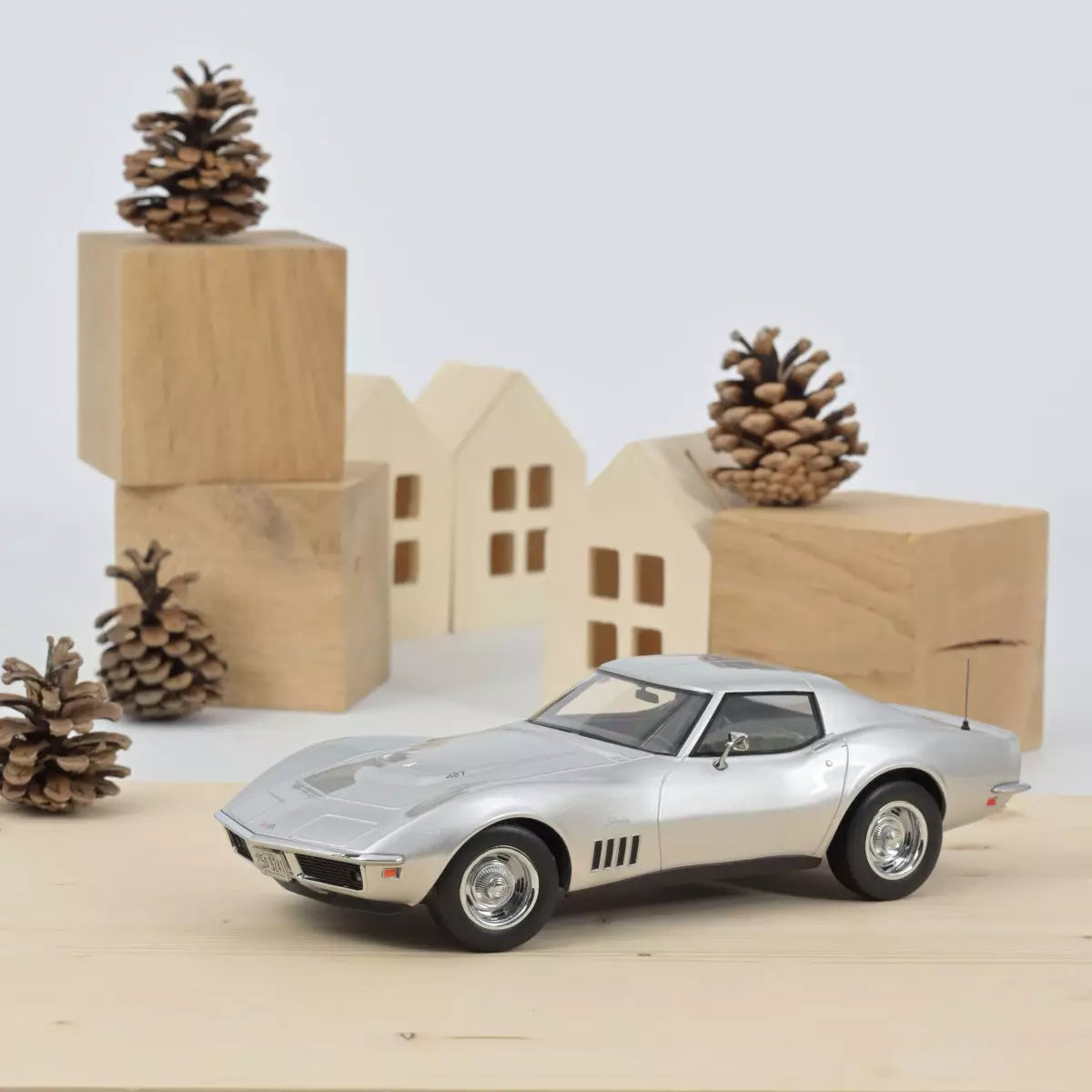 Norev 1969 Chevy Corvette C3 Stingray Silver 1:18