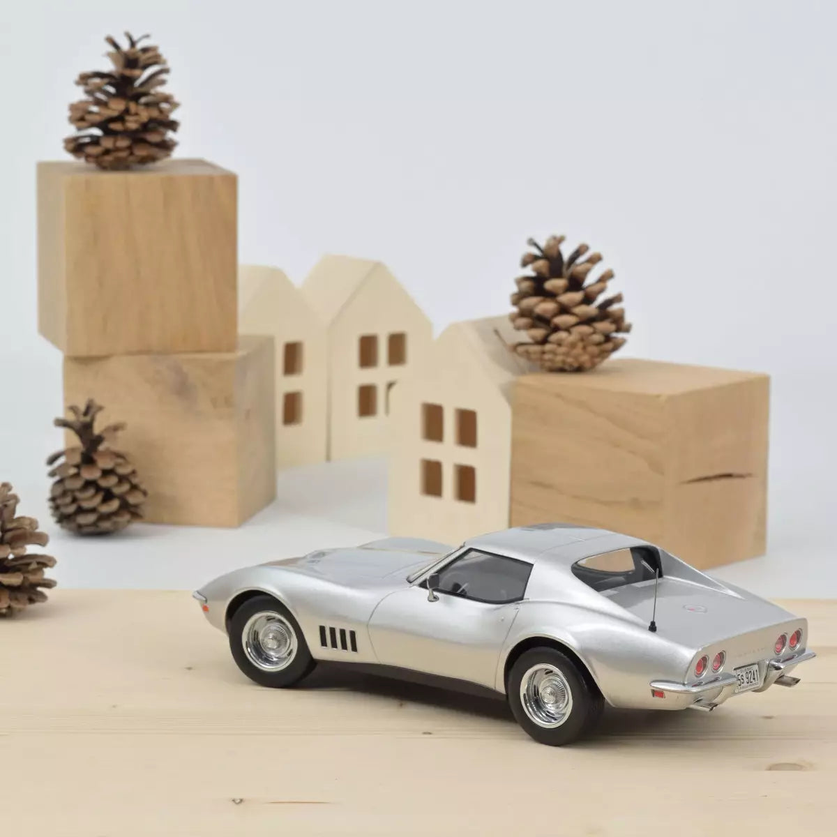 Norev 1969 Chevy Corvette C3 Stingray Silver 1:18