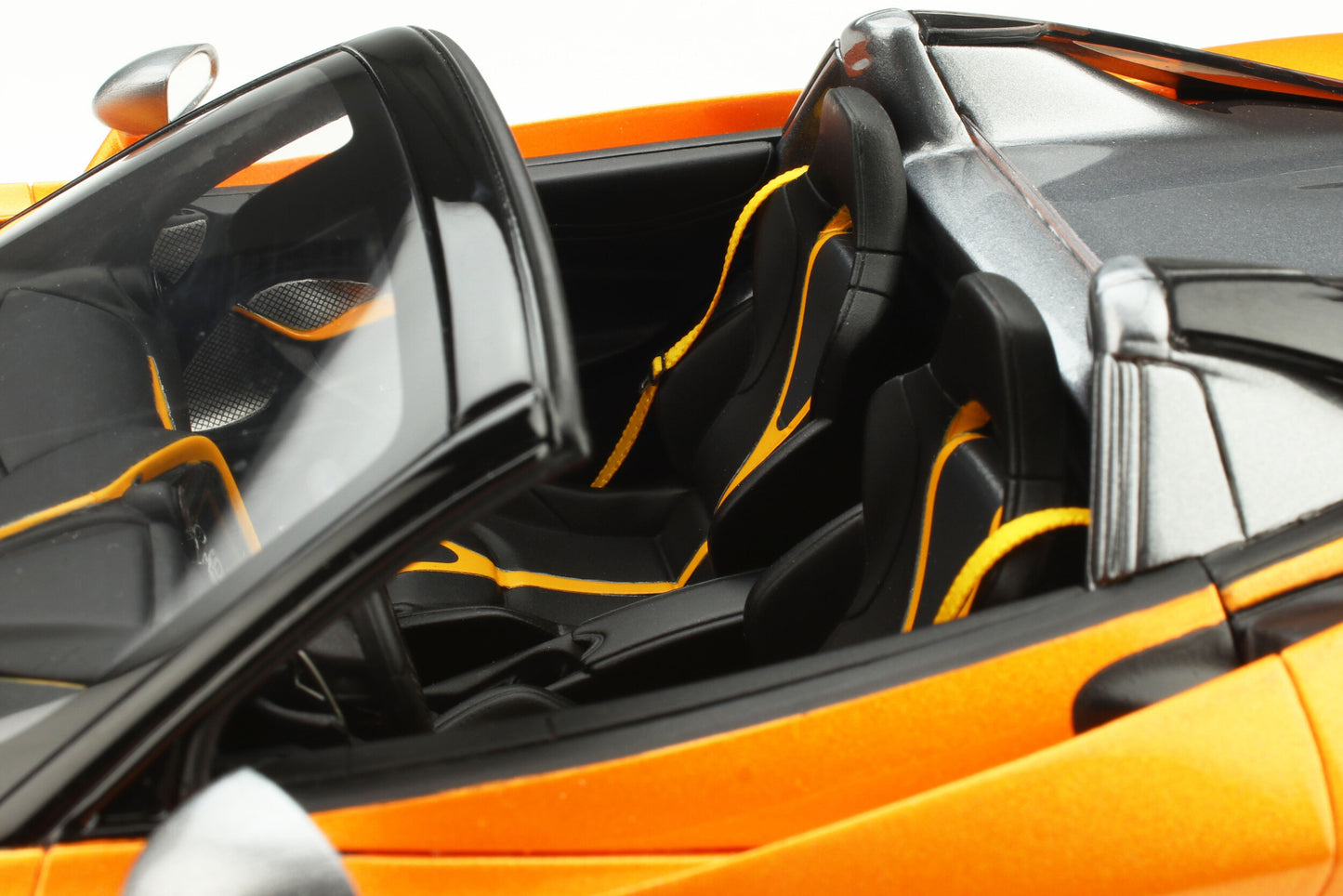 GT Spirit Mclaren 720S Spyder Papaya Spark Orange 1:18 Resin