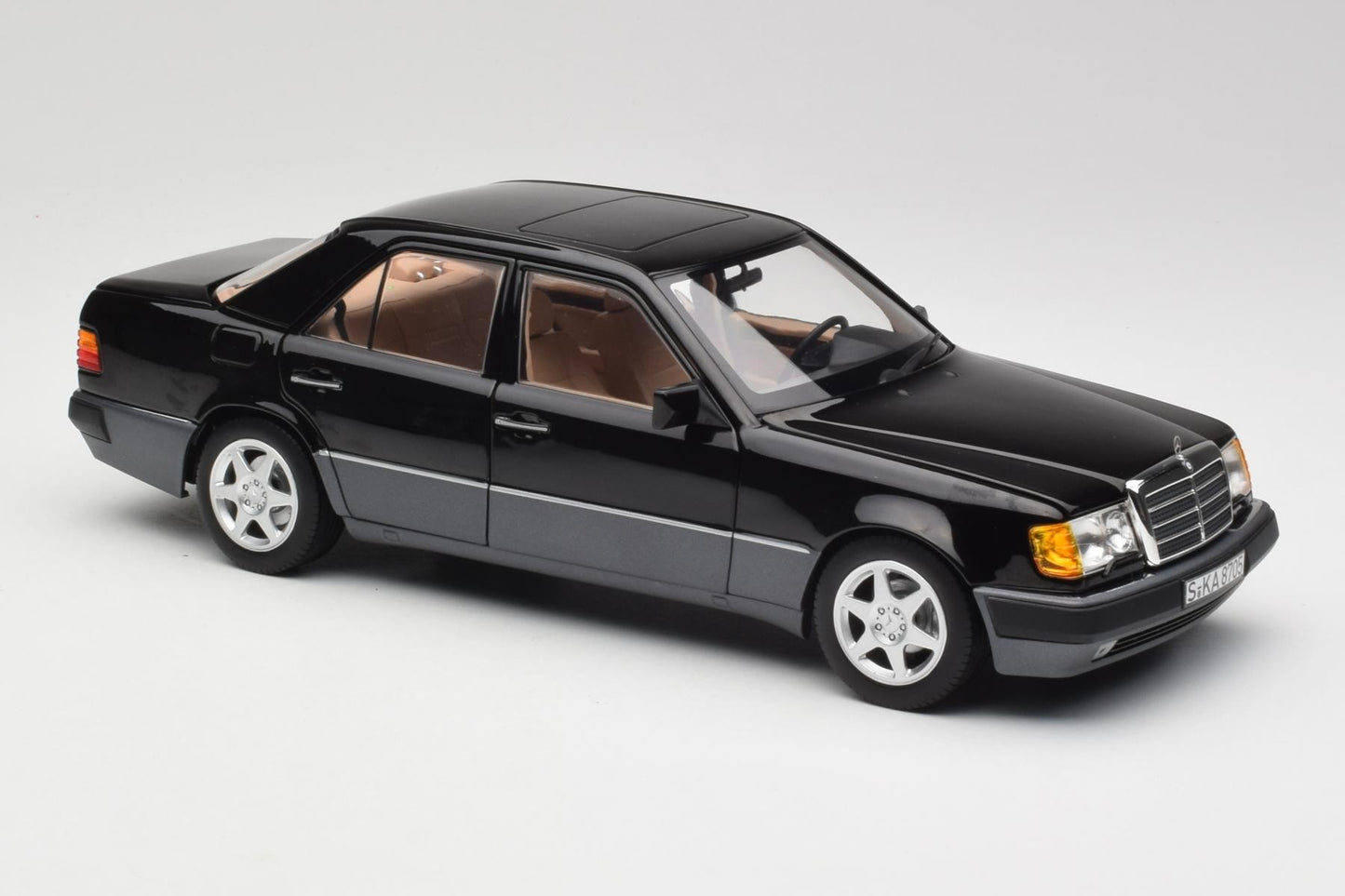 Norev 1990 Mercedes-Benz E Class 500E (W124) Black 1:18