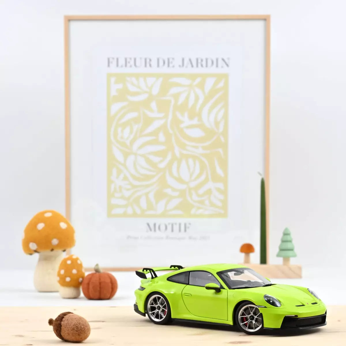 Norev Porsche 911 992 GT3 Acid Green 1:18