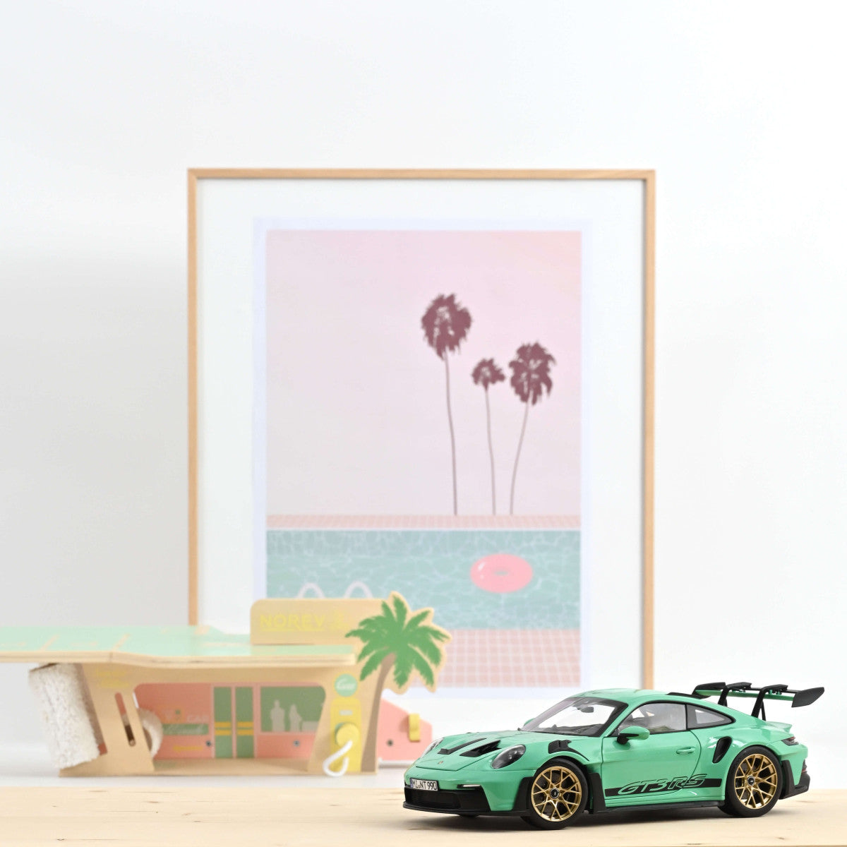 Norev Porsche 911 992 GT3 RS Mint Green 1:18