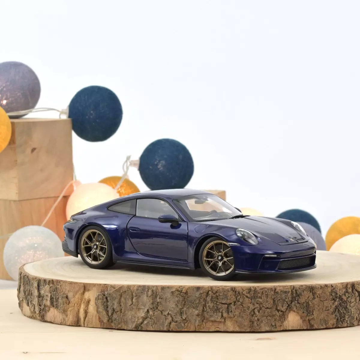 Norev Porsche 911 992 GT3 Touring Edition Gentian Blue Metallic 1:18