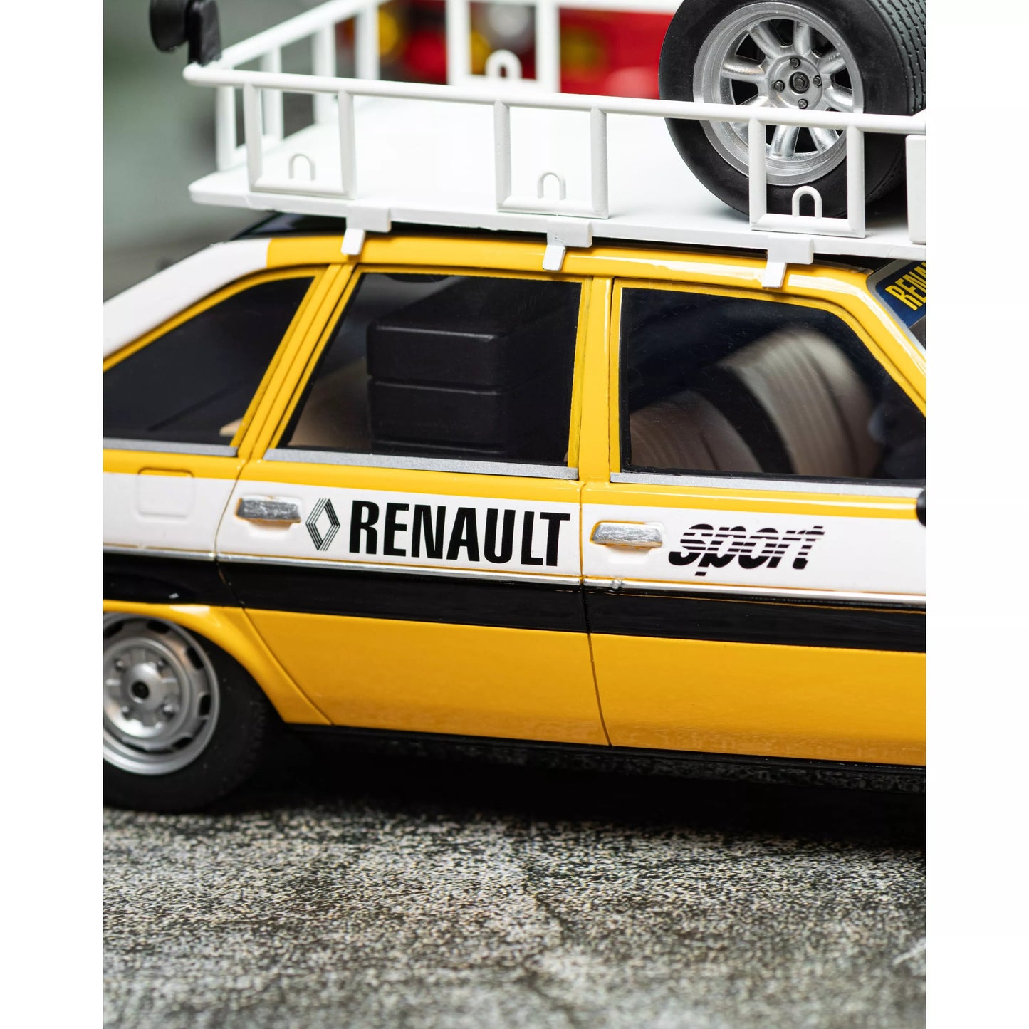 Otto 1979 Renault Rally Set - R30 Team Renault Sport Rally Assistance + Trailer + R5 Turbo Test Car 1:18