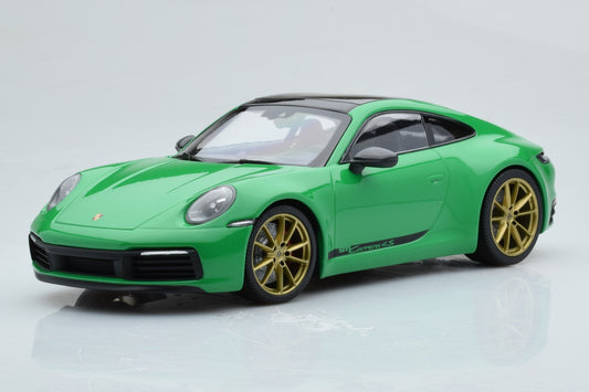 Minichamps 2019 Porsche 911 992 Carrera 4S Python Green 1:18