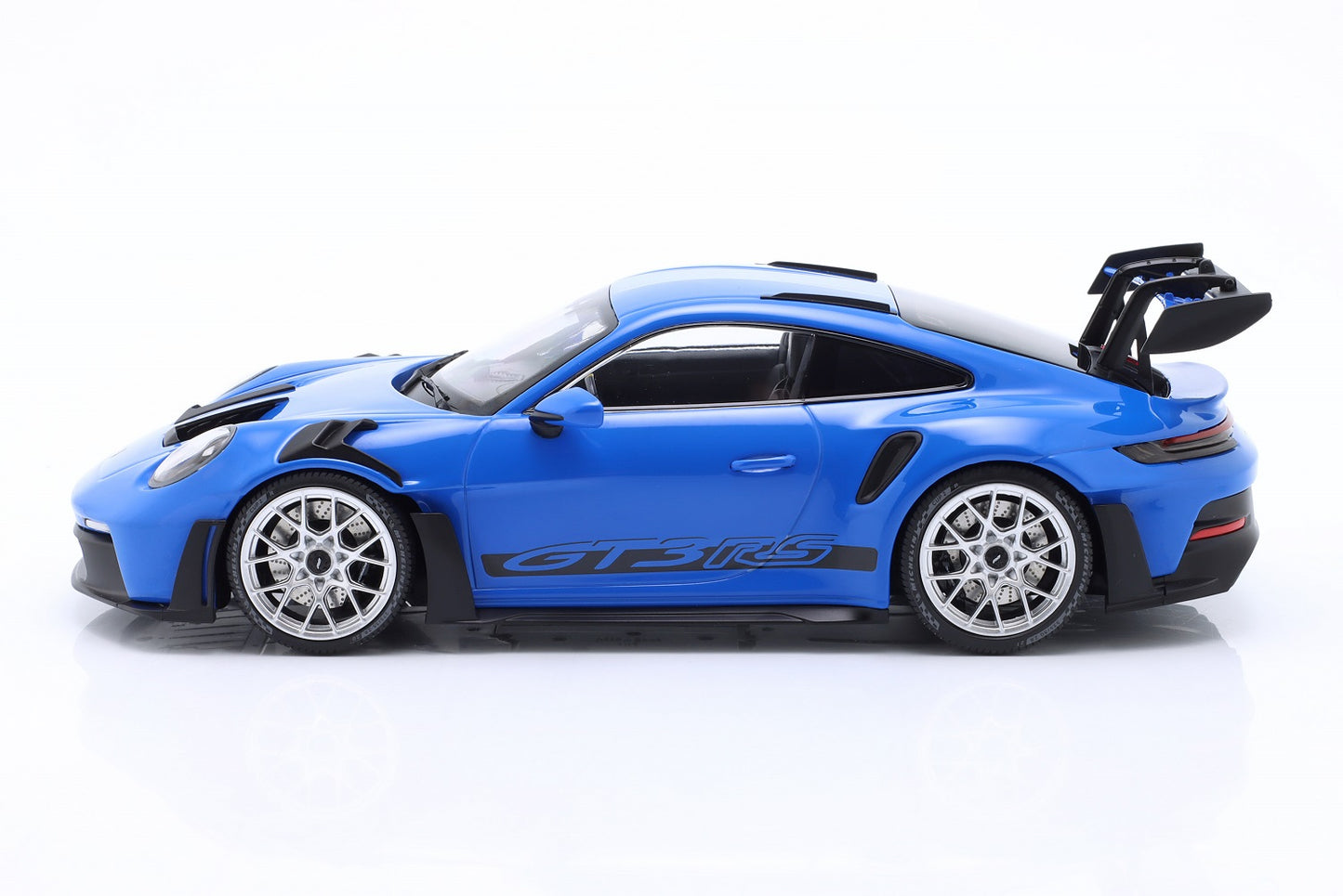 Minichamps 2023 Porsche 911 992 GT3 RS Shark Blue w/ Silver Wheels  1:18 LIMITED, SEALED