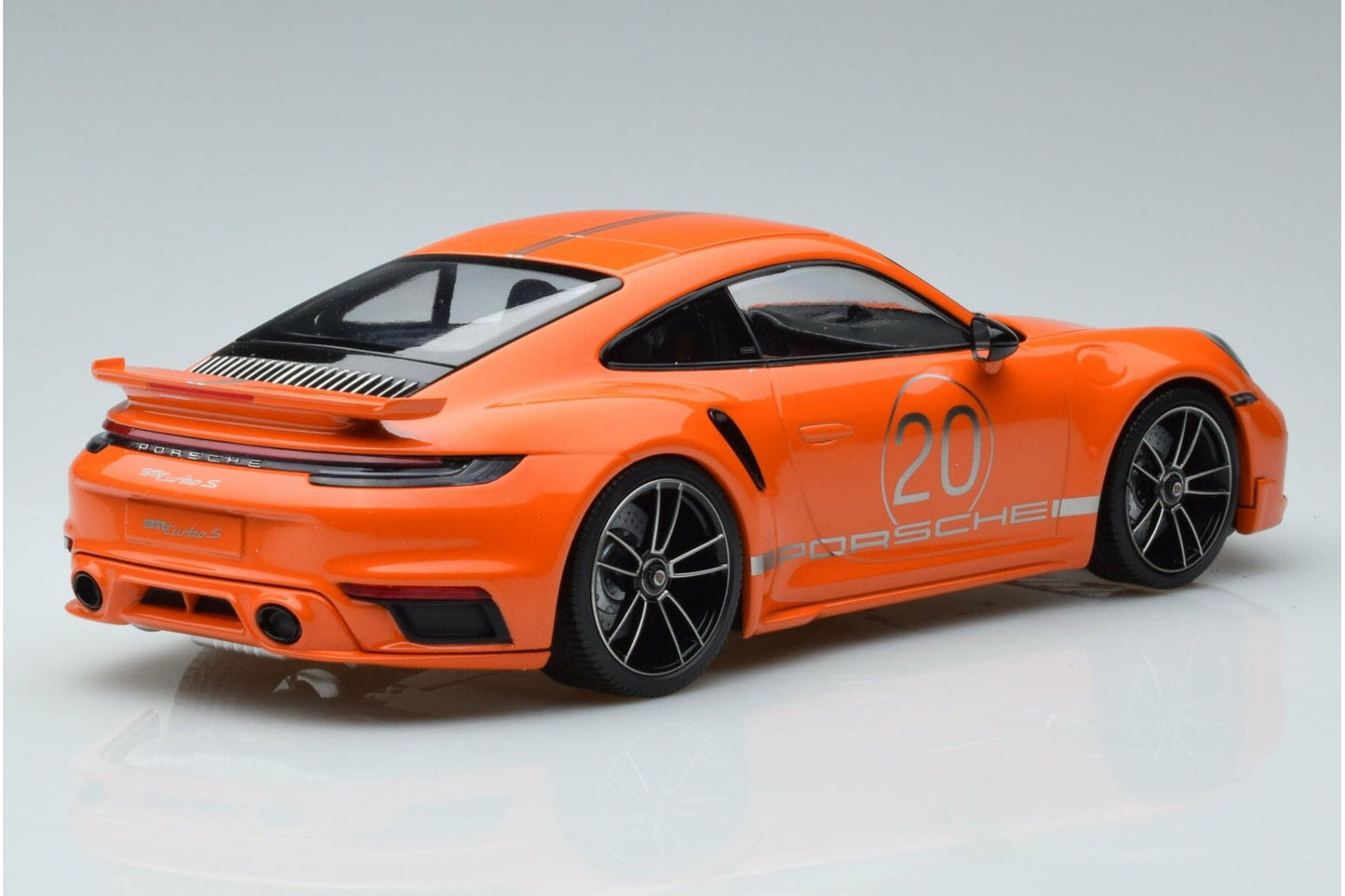 Minichamps 2021 Porsche 911 992 Turbo S Orange 1:18 SEALED