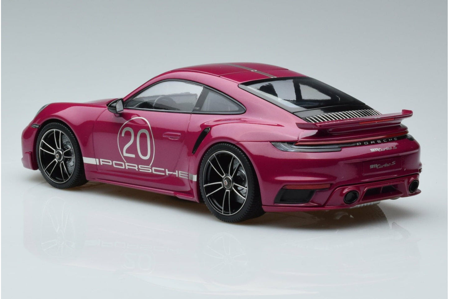 Minichamps 2021 Porsche 911 992 Turbo S Ruby Star Neo 1:18 SEALED