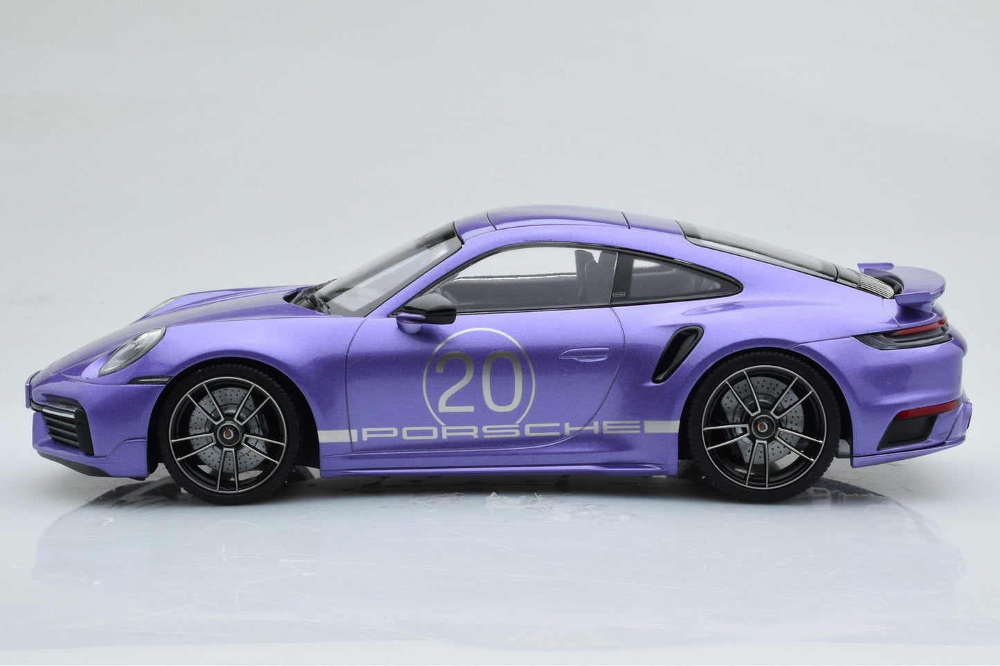 Minichamps 2021 Porsche 911 992 Turbo S Violet 1:18 SEALED