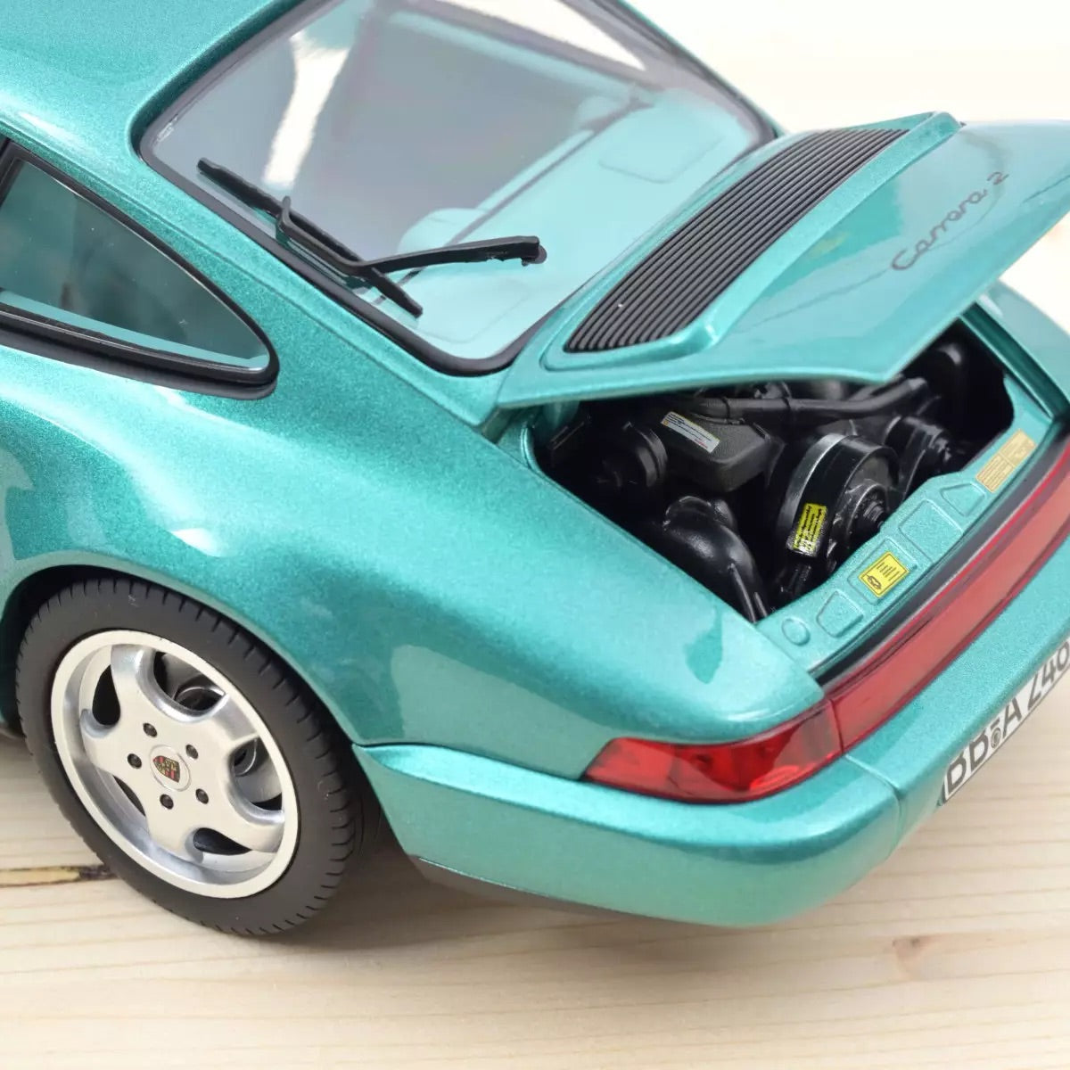 Norev 1992 Porsche 911 964 Carrera 2 Wimbledon Green 1:18