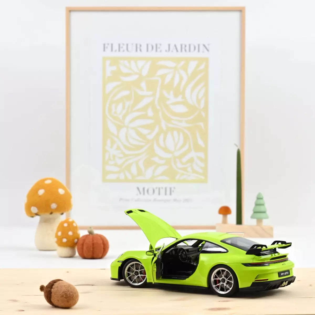 Norev Porsche 911 992 GT3 Acid Green 1:18