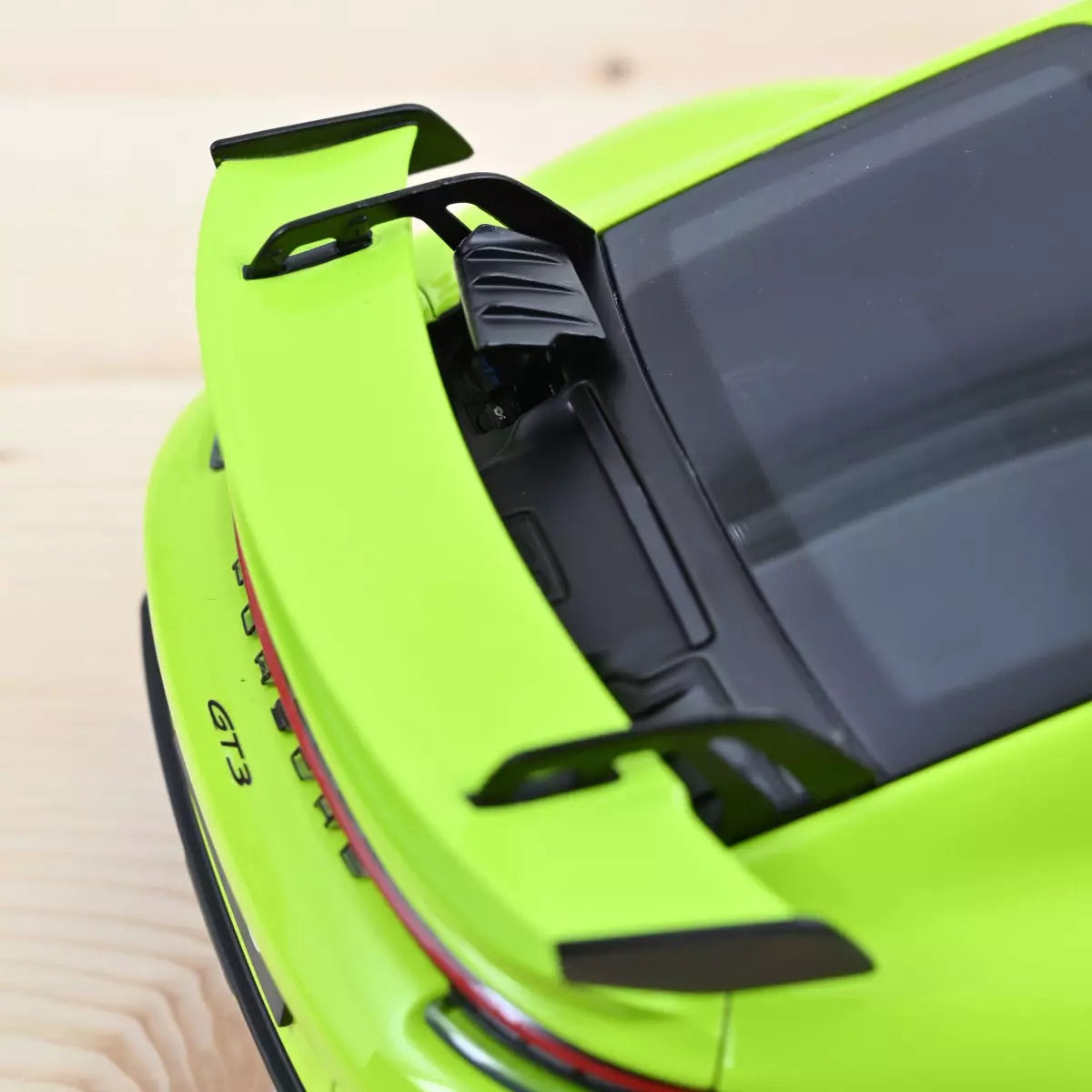 Norev Porsche 911 992 GT3 Acid Green 1:18