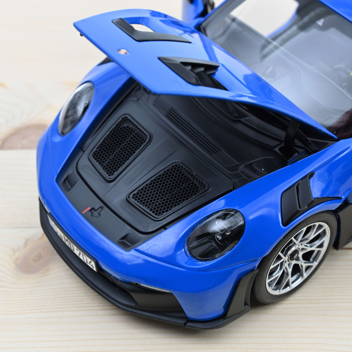 Norev Porsche 911 992 GT3 RS Shark Blue 1:18