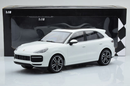 Minichamps 2017 Porsche Cayenne Turbo S Coupe White 1:18