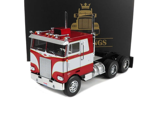 Road Kings 1977 Peterbilt 352 Pacemaker Semi Red and Silver 1:18