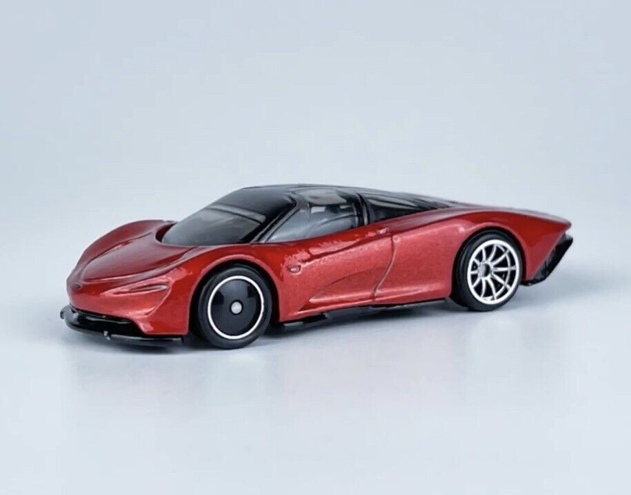 Hot Wheels Premium Collector Set #10 Hypercars Bugatti, Koenigsegg, Mclaren in Diorama Box 1:64