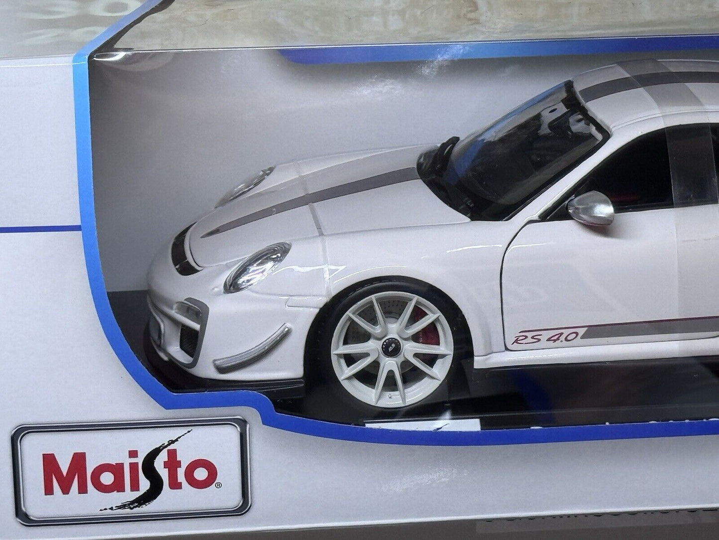 Maisto Porsche 911 997 GT3 RS 4.0 White w/ White Wheels 1:18