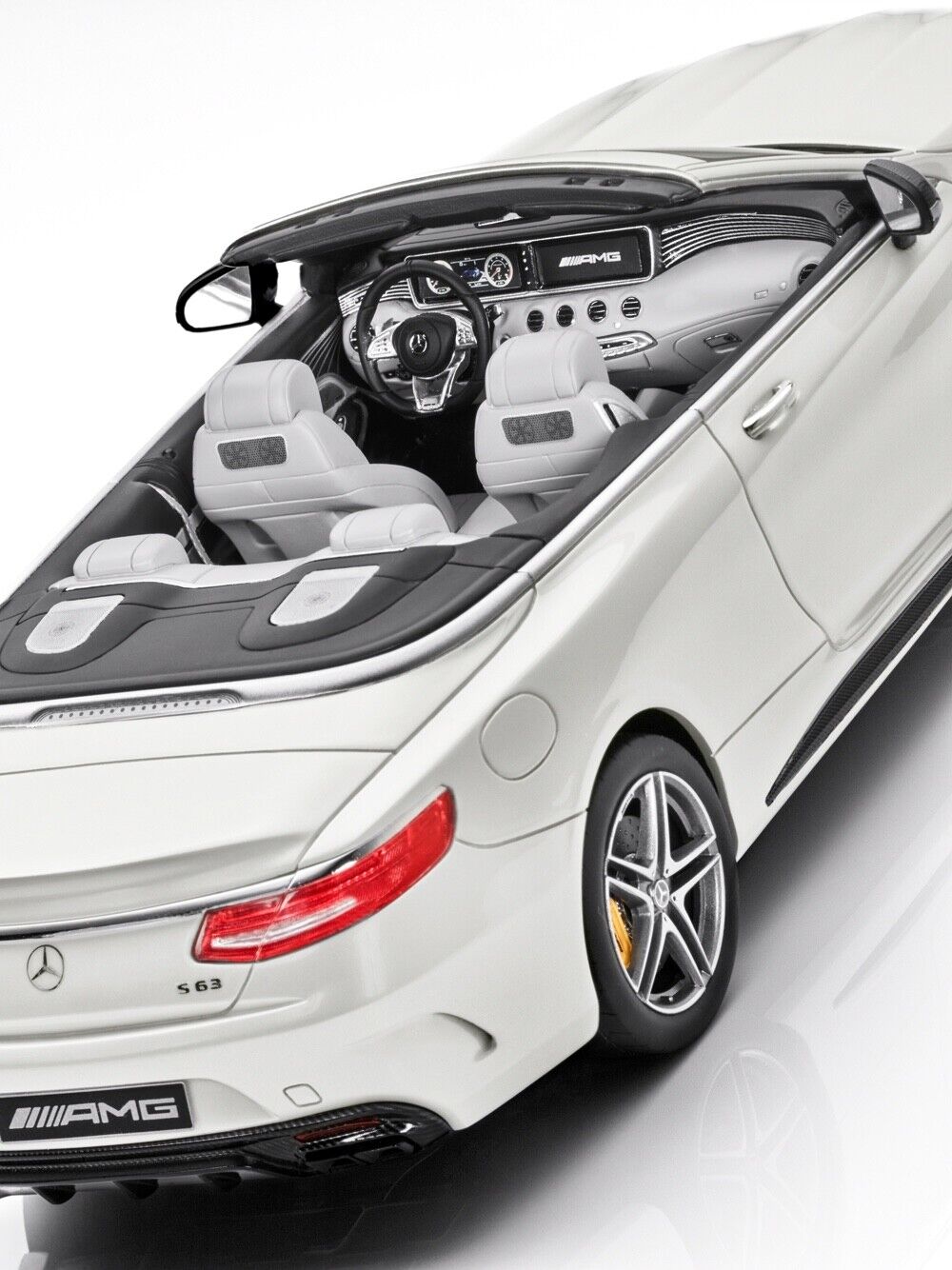 GT Spirit Mercedes Benz S63 AMG Convertible Designo Diamond White (Dealer Edition) 1:18 Resin, SEALED