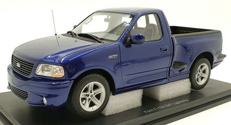 DNA Collectibes 2003 Ford F-150 SVT Lightning Pick up Truck Blue 1:18 RESIN