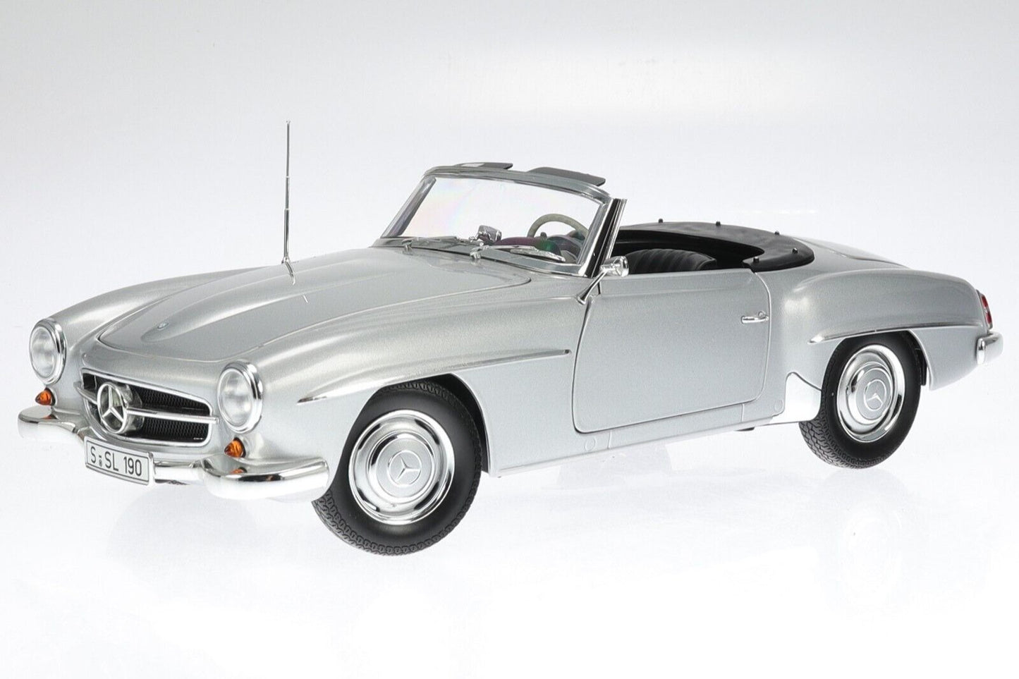 Minichamps 1955 Mercedes-Benz 190 SL (W121) Convertible Silver Metallic 1:18