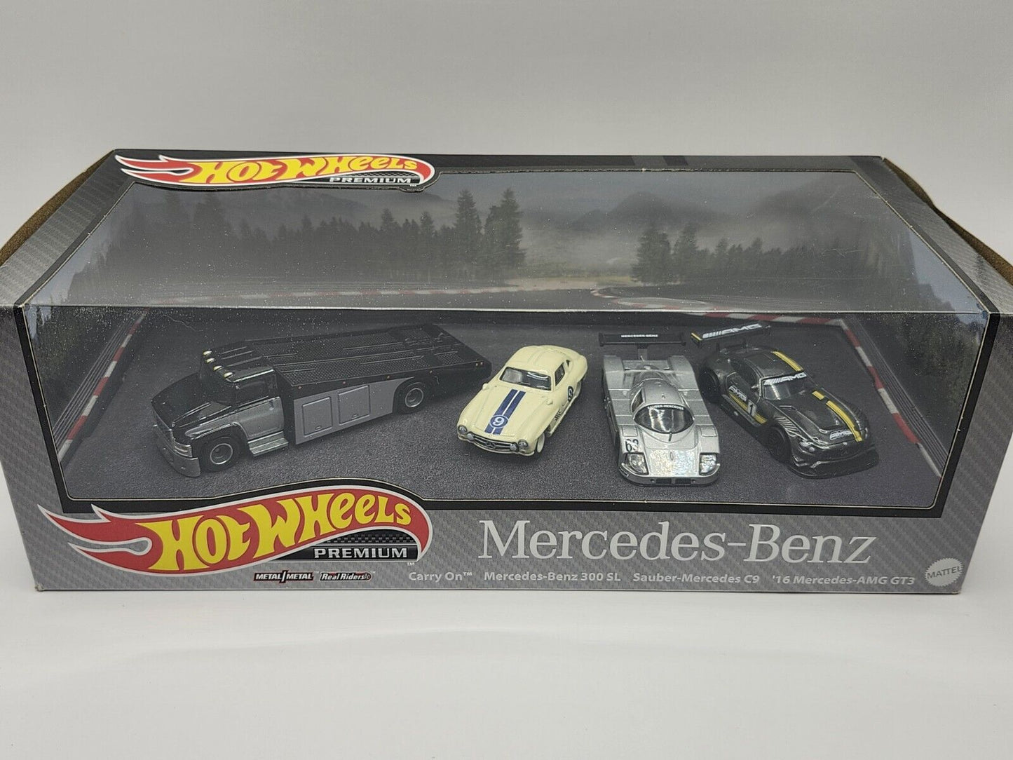 Hot Wheels Premium Collector Set #8 Mercedes Benz in Diorama Box 1:64