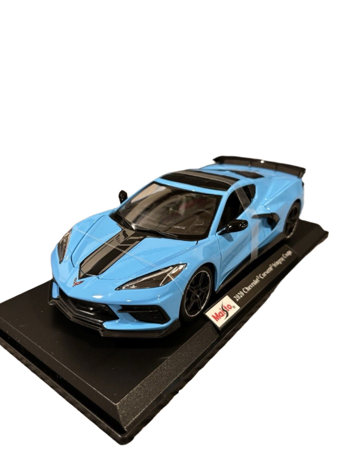 Maisto 2020 Chevy Corvette Stingray C8 Z51 Light Blue 1:18