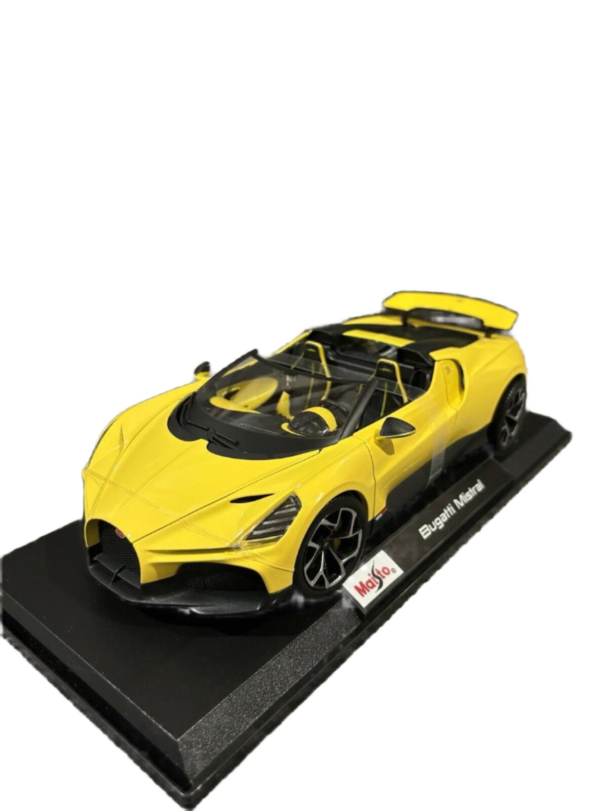 Maisto Bugatti Mistral Yellow w/ Black 1:18