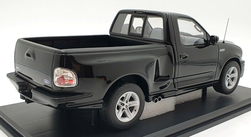 DNA Collectibes 2003 Ford F-150 SVT Lightning Pick up Truck Black 1:18 RESIN