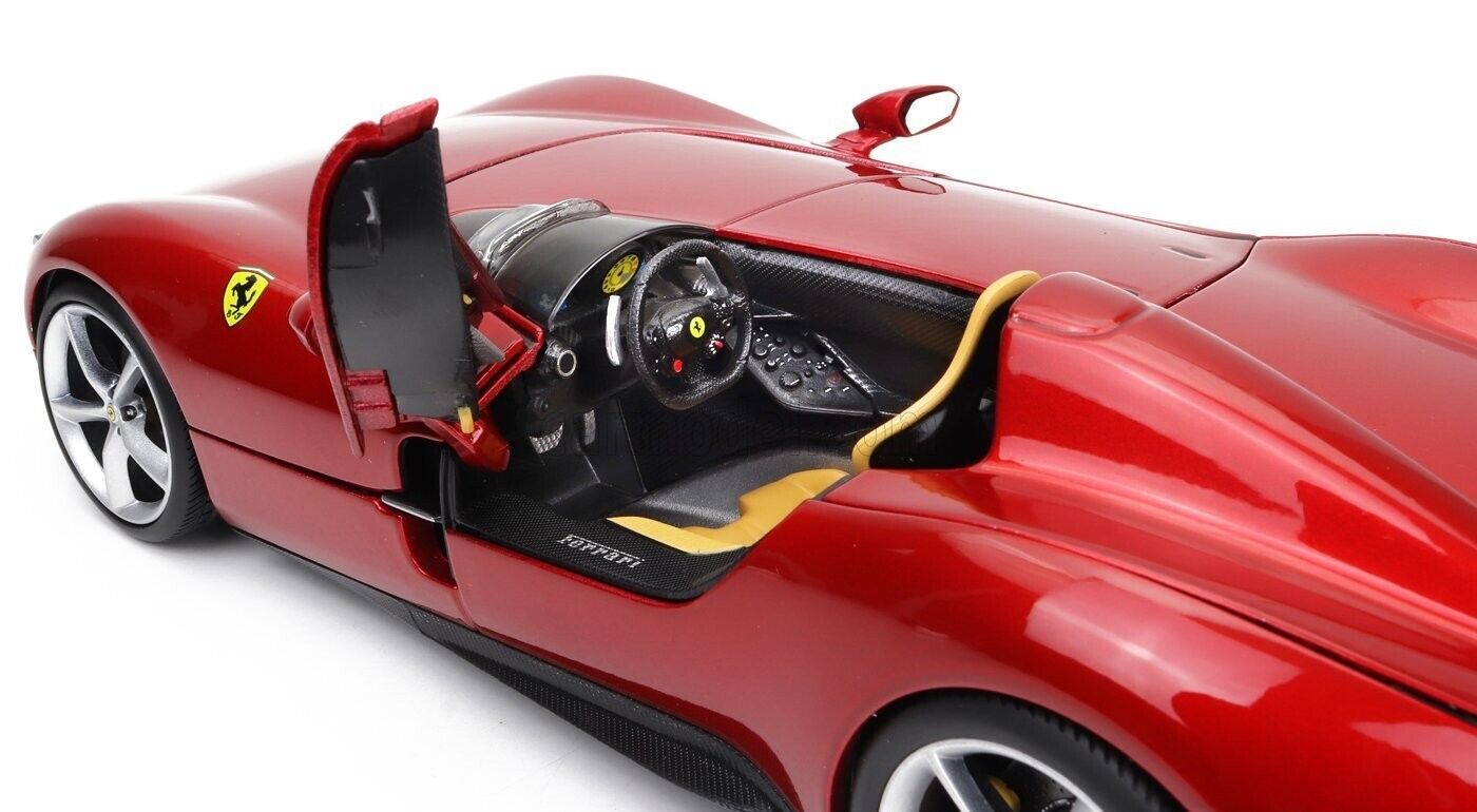 Bburago 2018 Ferrari Monza SP1 Rossa Monza Red Metallic 1:18