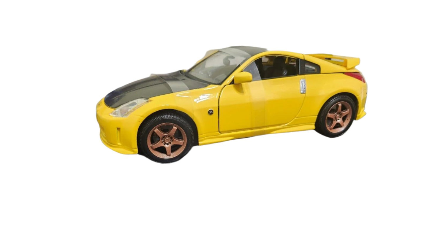 Maisto 2008 Nissan 350Z Nismo Custom w/ Carbon Fiber Hood & Roof Yellow 1:18