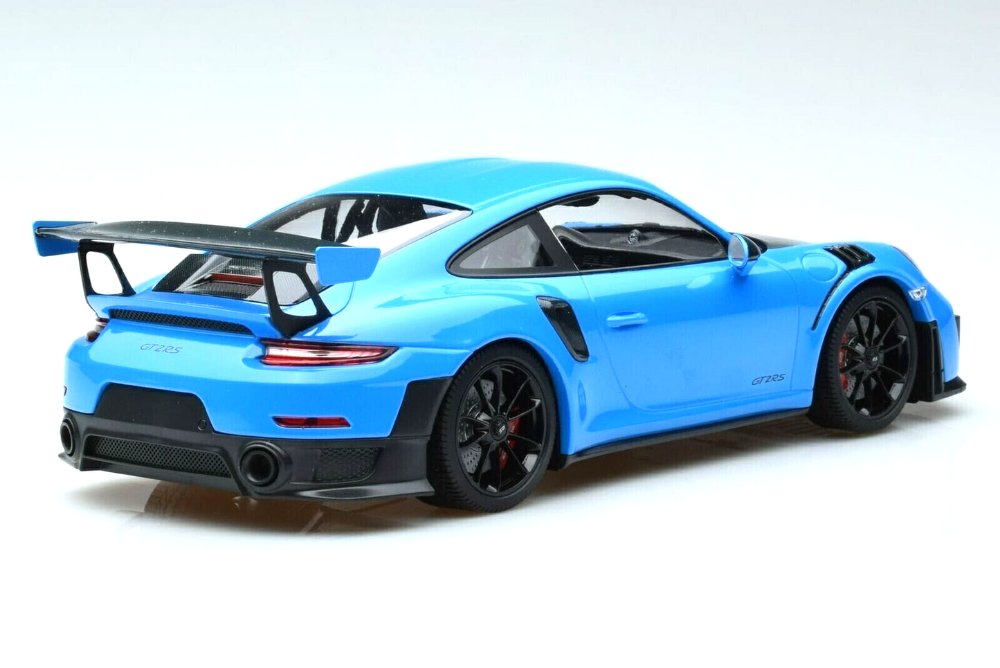 Minichamps 2018 Porsche 911 991.2 GT2 RS Blue w/ Black Hood & Wheels 1:18 SEALED (Copy)