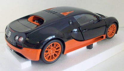 Minichamps 2011 Bugatti Veyron Super Sport World Record Edition Carbon Fiber w/ Orange 1:18