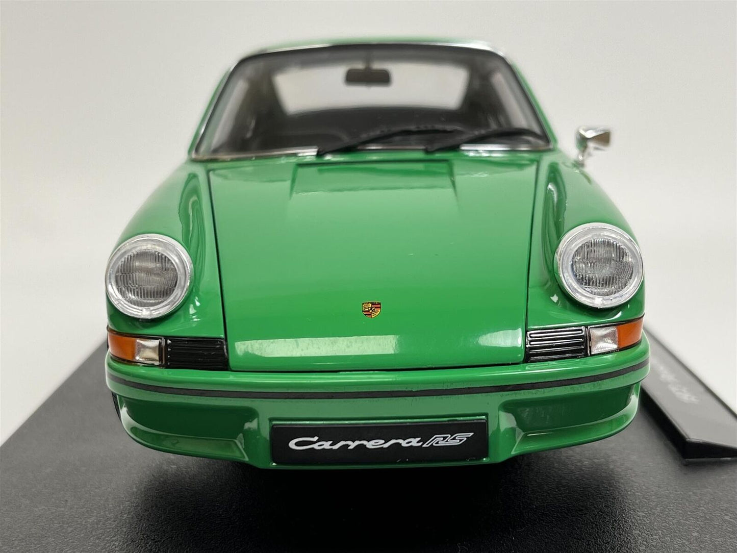 Welly 1973 Porsche 911 Carrera RS Green w/ Black Deco 1:18