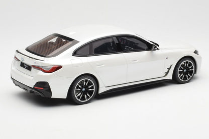 Otto 2022 BMW i4 M50 (G26) Mineral White Metallic 1:18