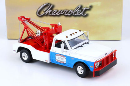 Greenlight 1969 Chevrolet C-30 Dually Wrecker Hazard County Garage White 1:18