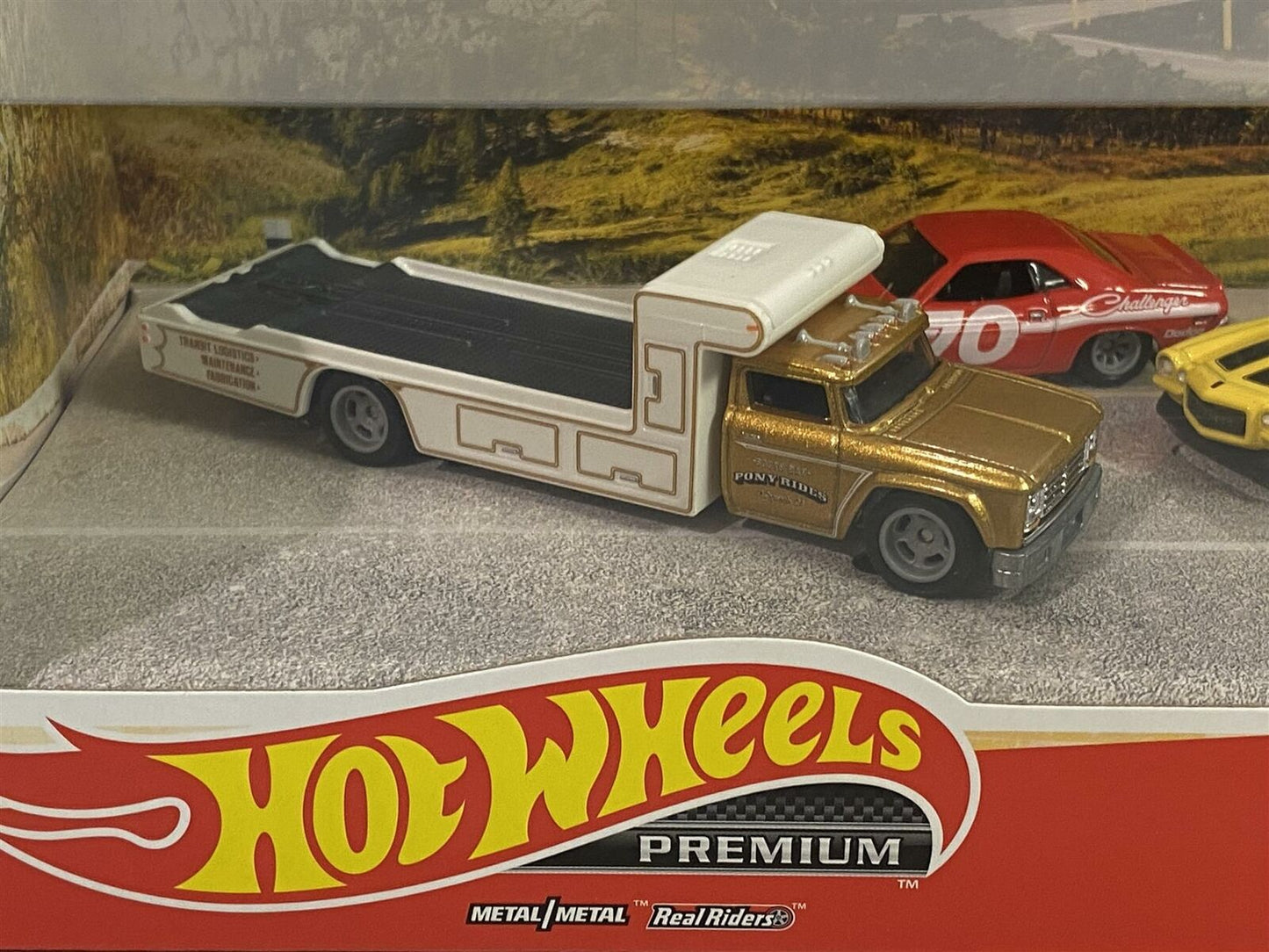 Hot Wheels Premium Collector Set #5 Going to the Races Dodge, Chevy, Ford, Hauler in Diorama Box 1:64