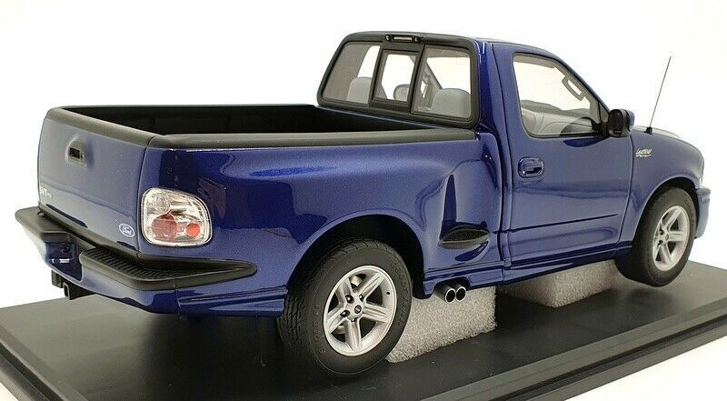 DNA Collectibes 2003 Ford F-150 SVT Lightning Pick up Truck Blue 1:18 RESIN