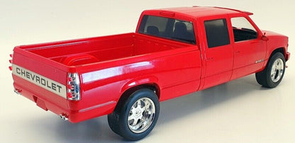 Greenlight Artisan 1997 Chevy Silverado Crew Cab 3500 Pickup Victory Red 1:18