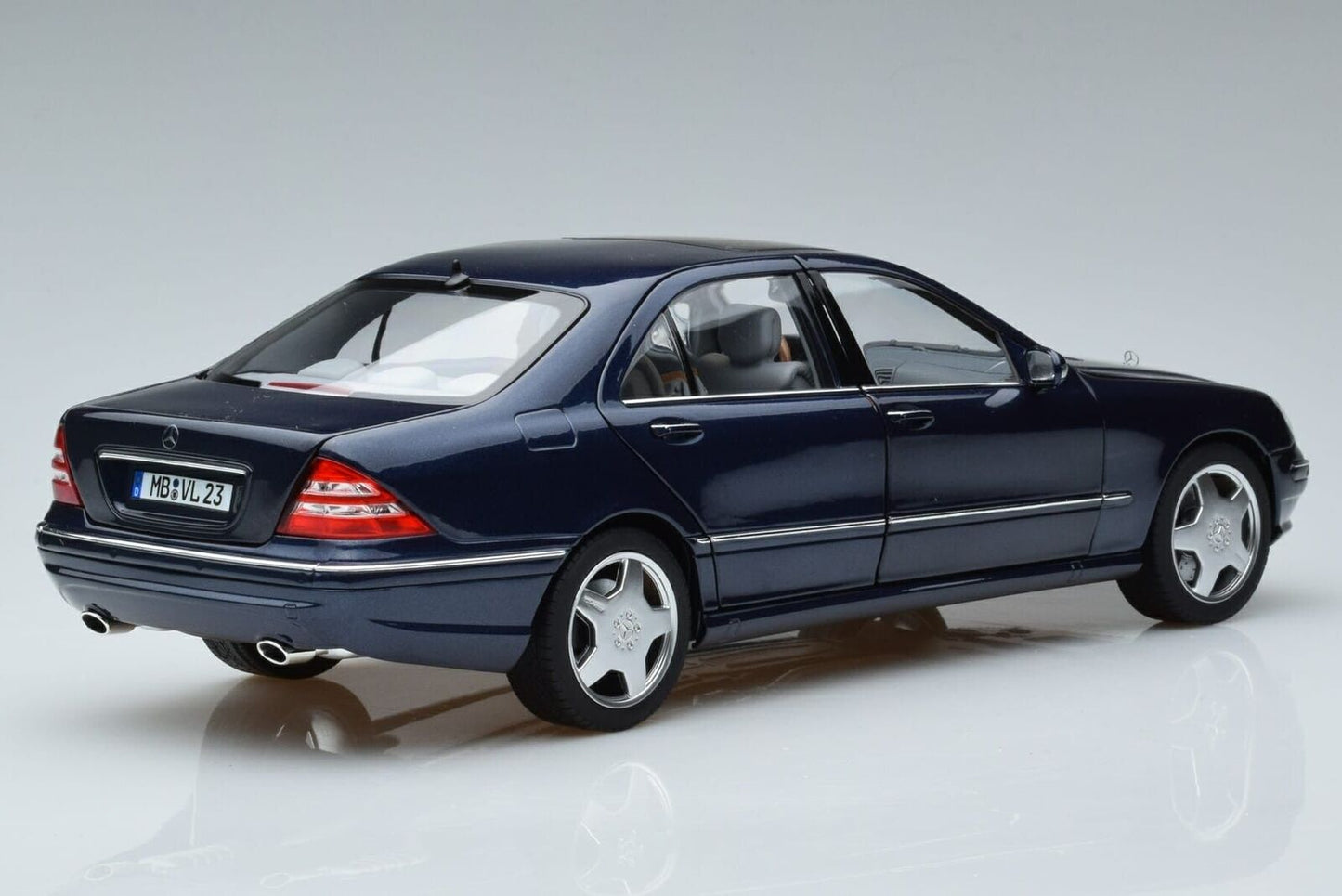 Norev 2000 Mercedes-Benz S55 AMG (W220) Blue Metallic 1:18