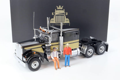 Road Kings - Figures - Cledus "Snowman" Sitting Figure Smokey & the Bandit 1:18