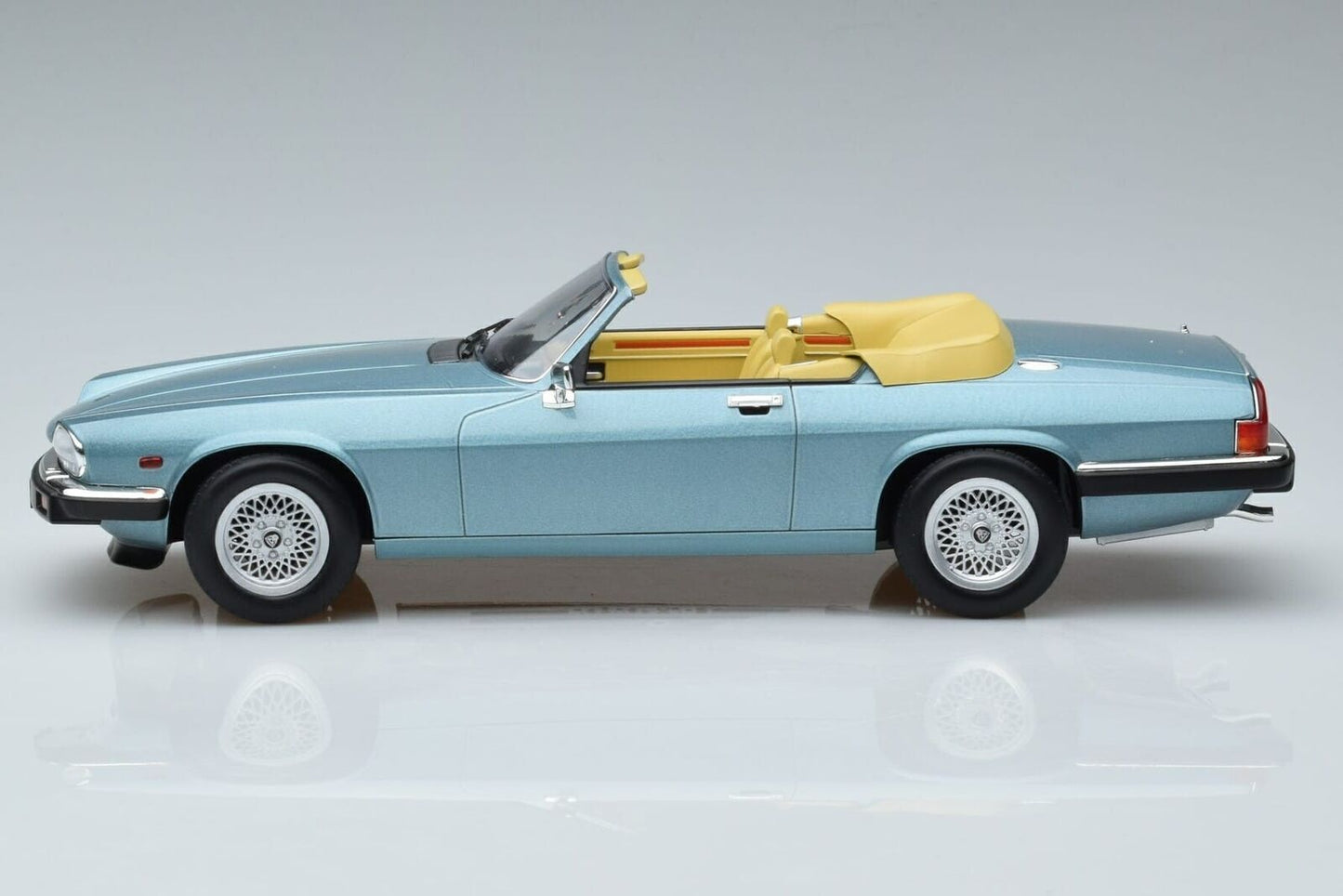 Norev 1988 Jaguar XJ-S Cabriolet Light Blue 1:18