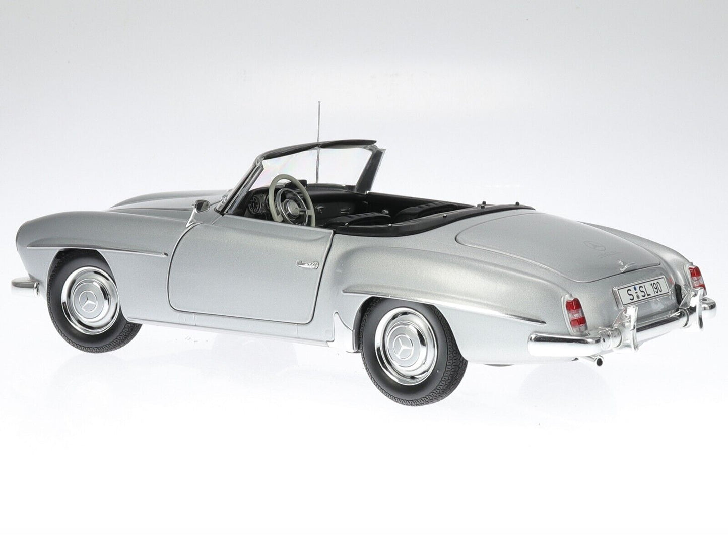 Minichamps 1955 Mercedes-Benz 190 SL (W121) Convertible Silver Metallic 1:18