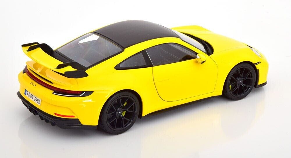 Maisto 2022 Porsche 911 992 GT3 Racing Yellow 1:18