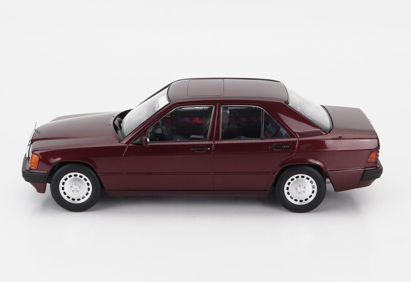 Triple 9 1993 Mercedes-Benz 190 E 2.3 Avantgarde (W201) Dark Red 1:18